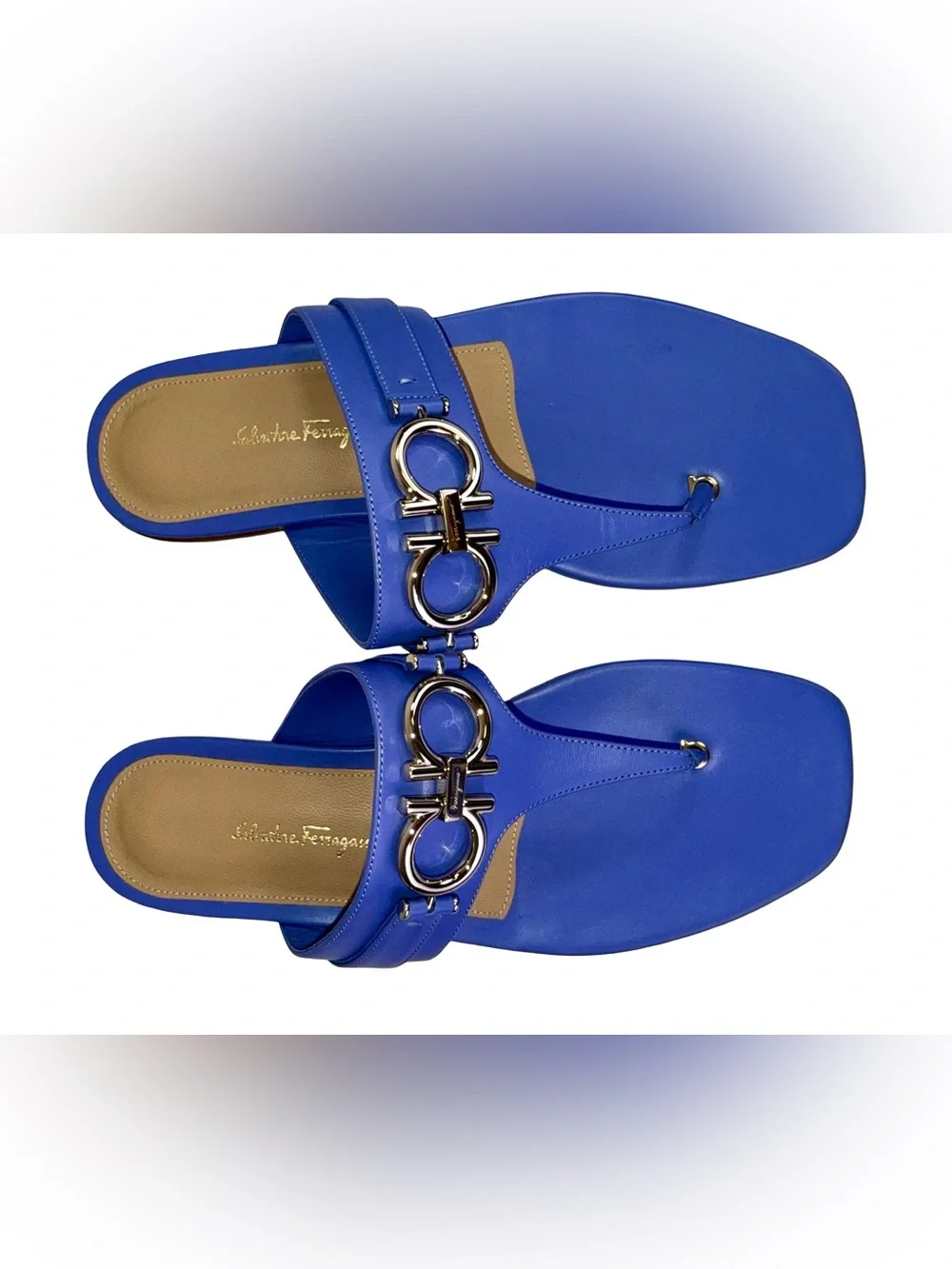 SALVATORE FERRAGAMO RIKIS FLAT SANDALS IN BLUE CALFSKIN LEATHER